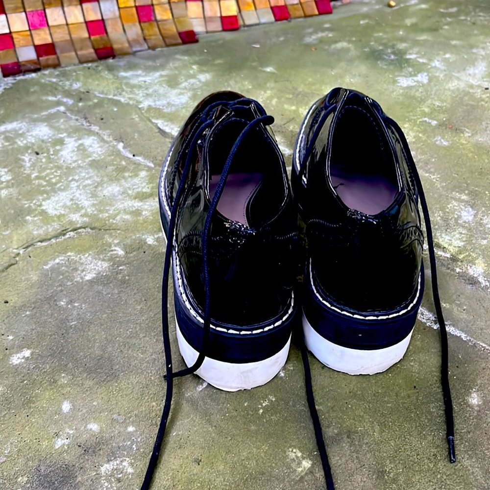 Unisex Zara patent leather platform shoes. Size EU 39